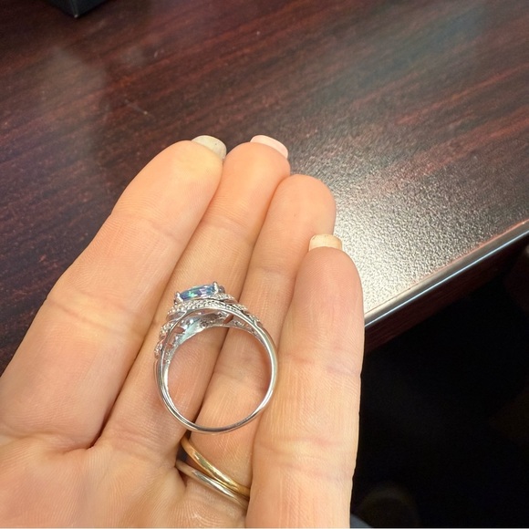 Avon Sterling Silver Ring with Blue Mystique topaz Gemstone size 9 NIB. Vintage - Picture 4 of 7